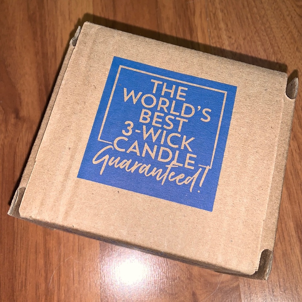 Bath and Body Works Sugared Lemonade & Blueberry 🫐 Sugar Three Wick Candle - Picture 3 of 6